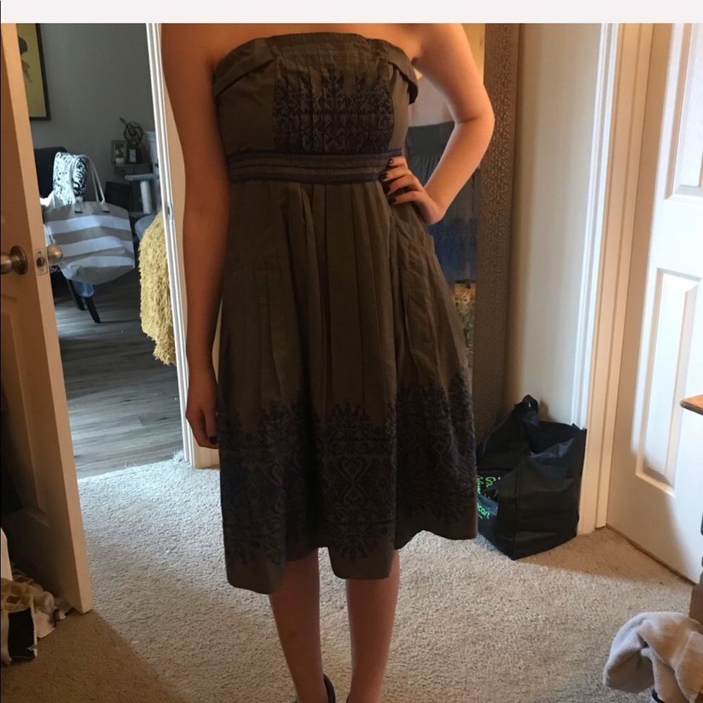 The cutest strapless dress with pockets!